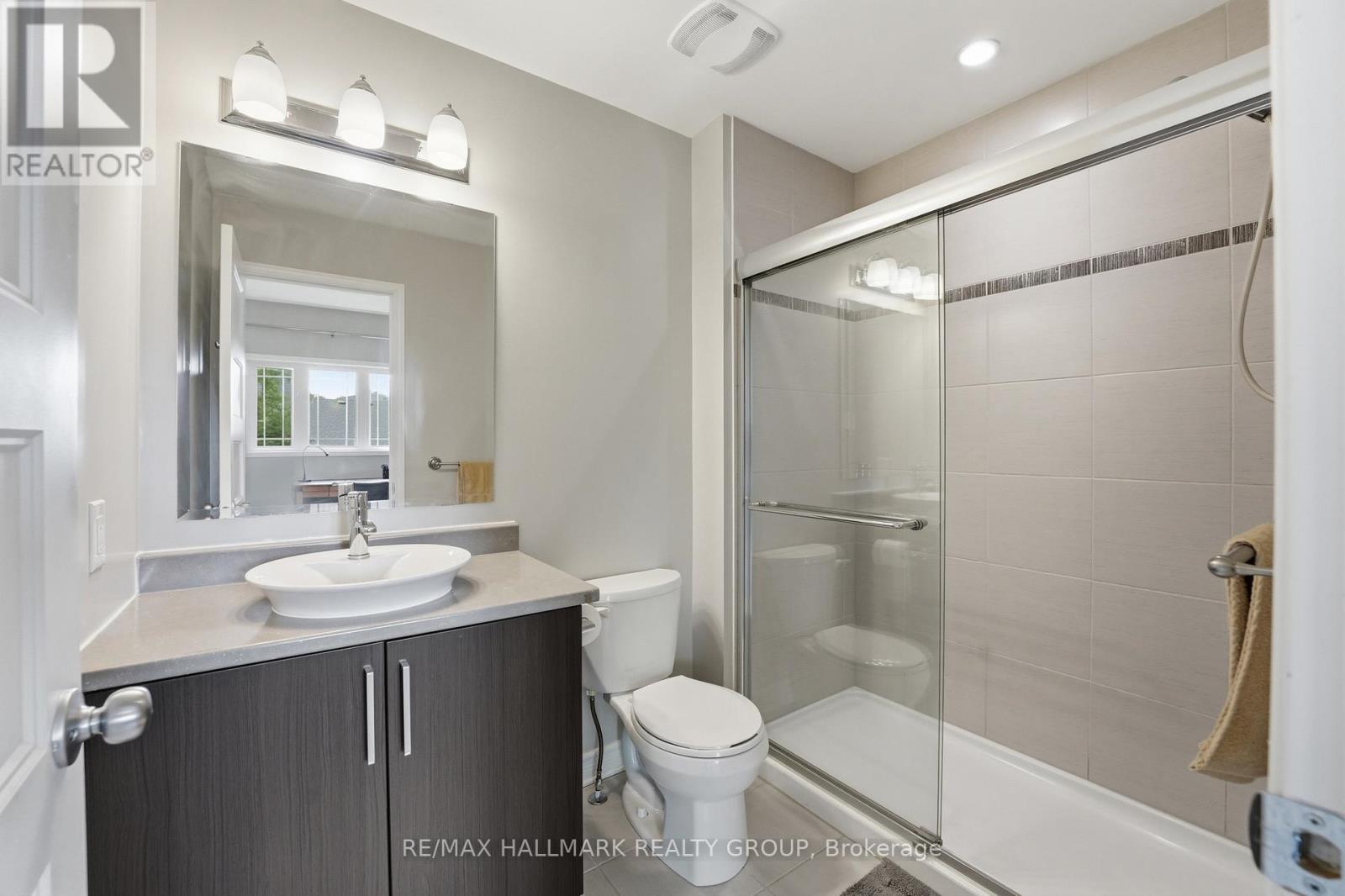 SECONDARY BEDROOM ENSUITE - 670 Danaca Private, Ottawa, ON
