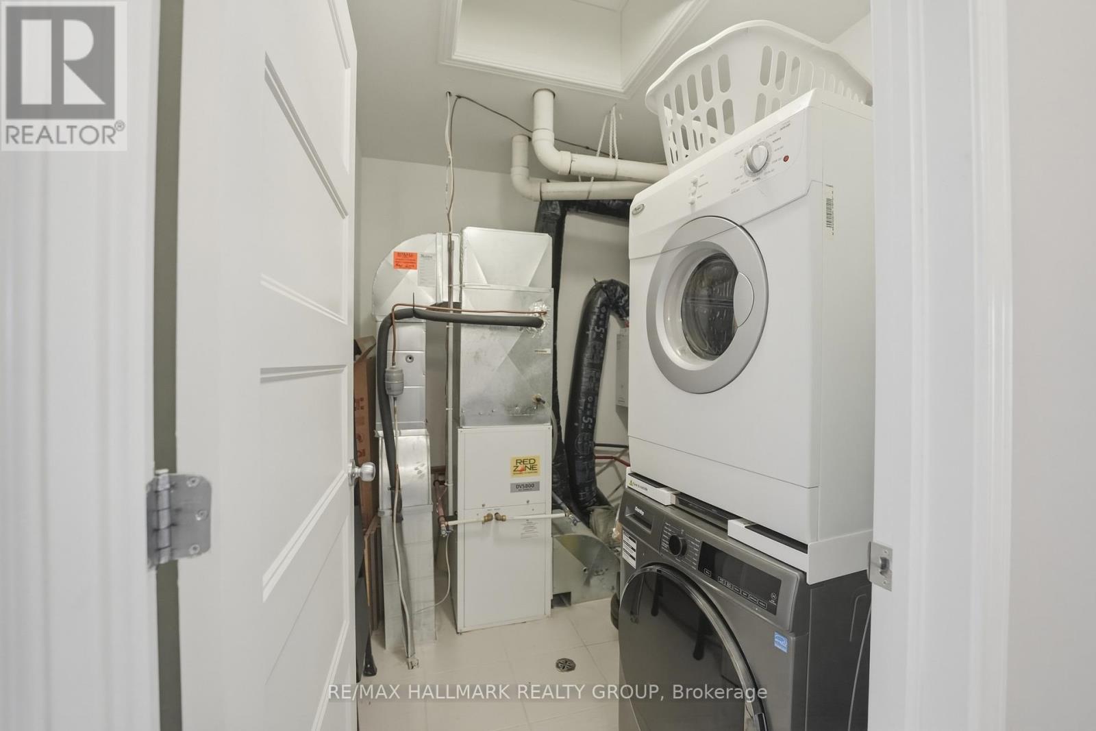 SECOND FLOOR LAUNDRY - 670 Danaca Private, Ottawa, ON