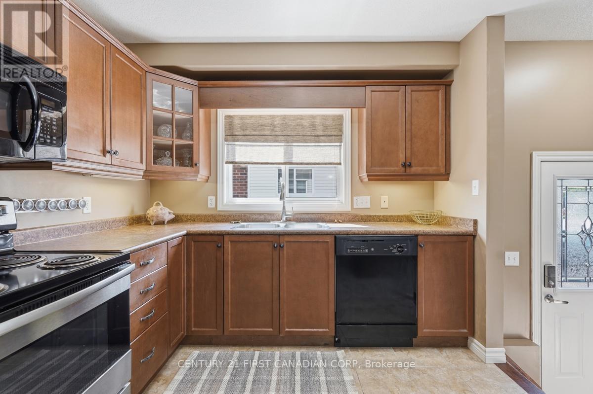 30 Pear Tree Avenue, St. Thomas, ON