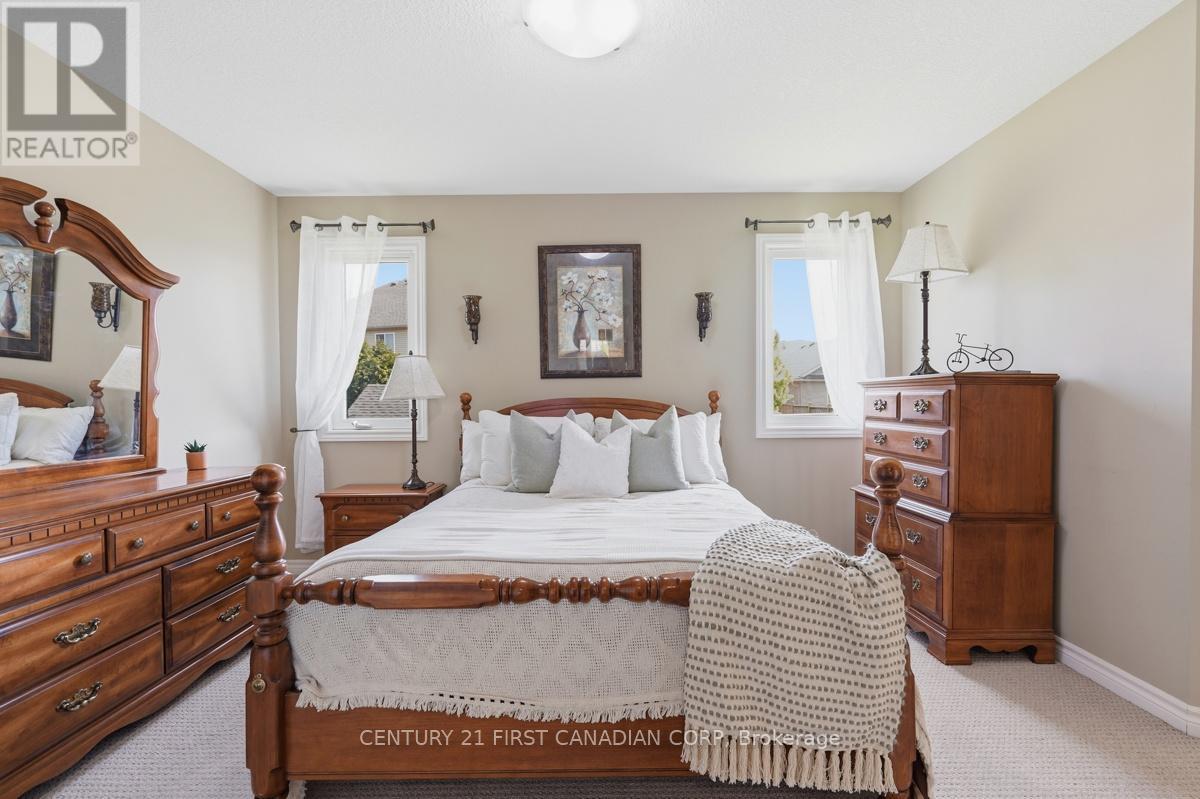 30 Pear Tree Avenue, St. Thomas, ON