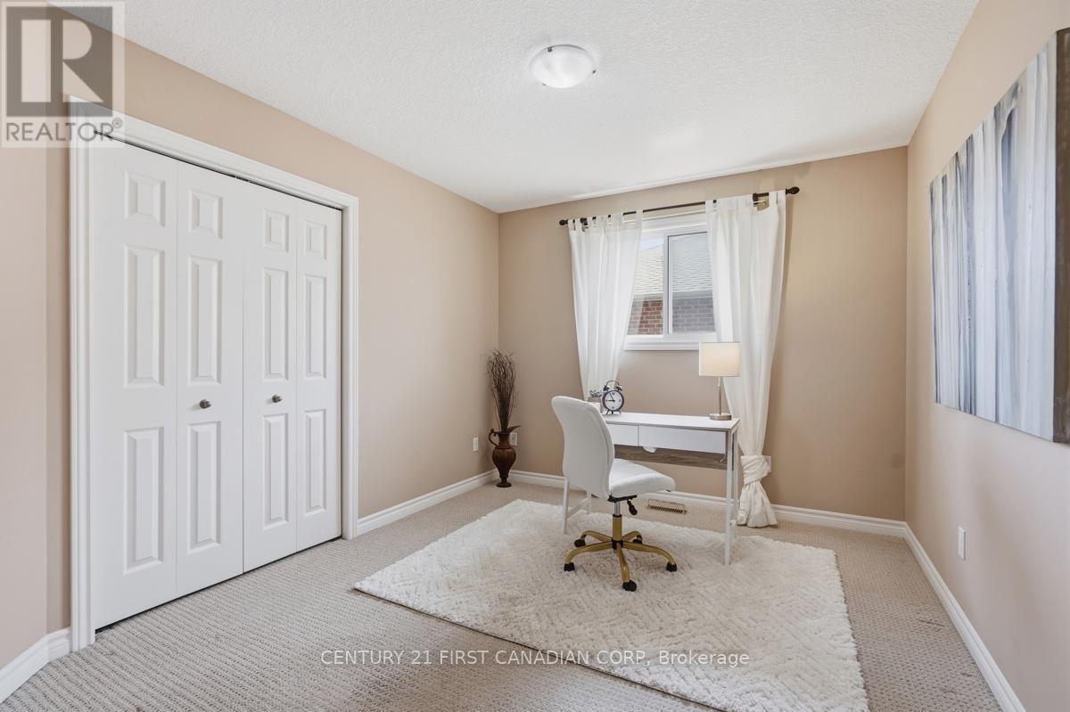 30 Pear Tree Avenue, St. Thomas, ON
