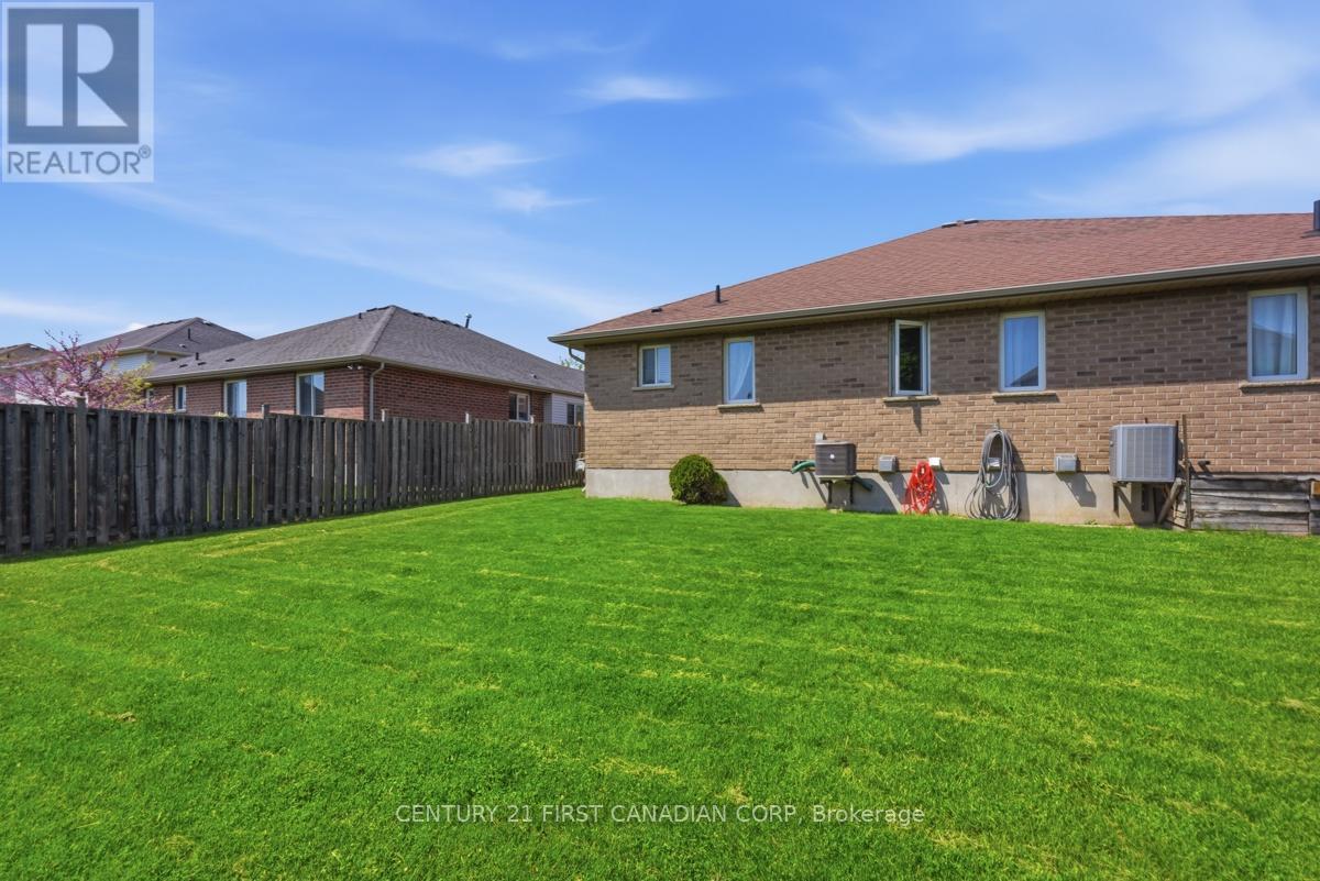 30 Pear Tree Avenue, St. Thomas, ON
