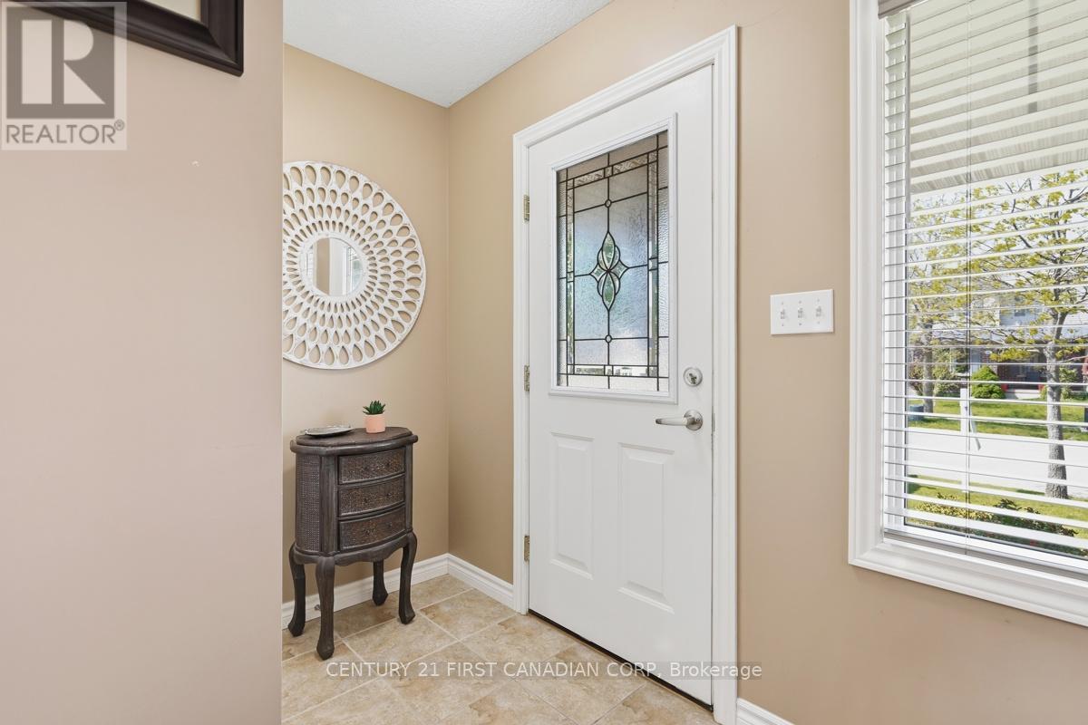 30 Pear Tree Avenue, St. Thomas, ON