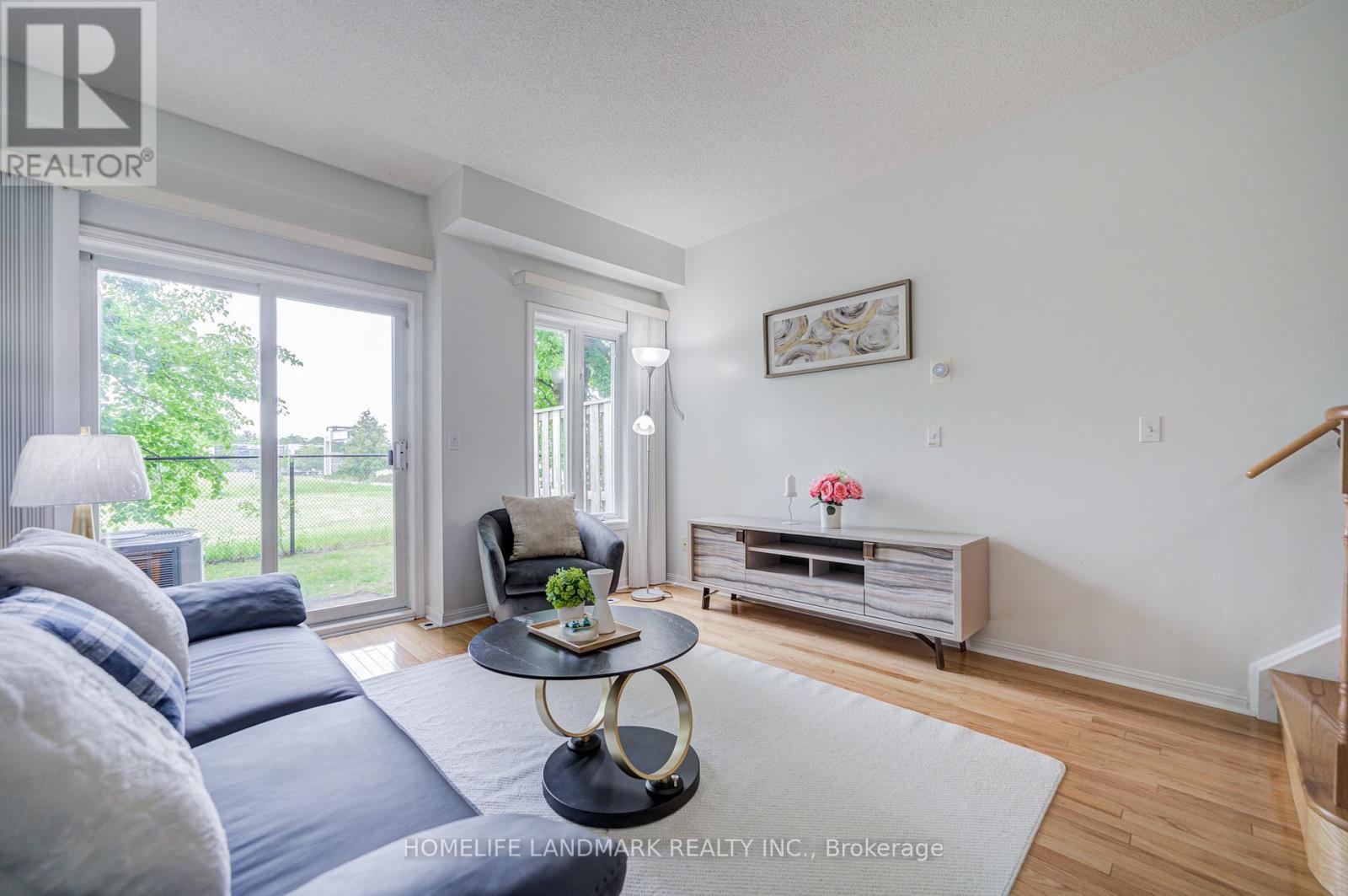 6 - 10 St Moritz Way, Markham, ON - Indoor Photo Showing Living Room