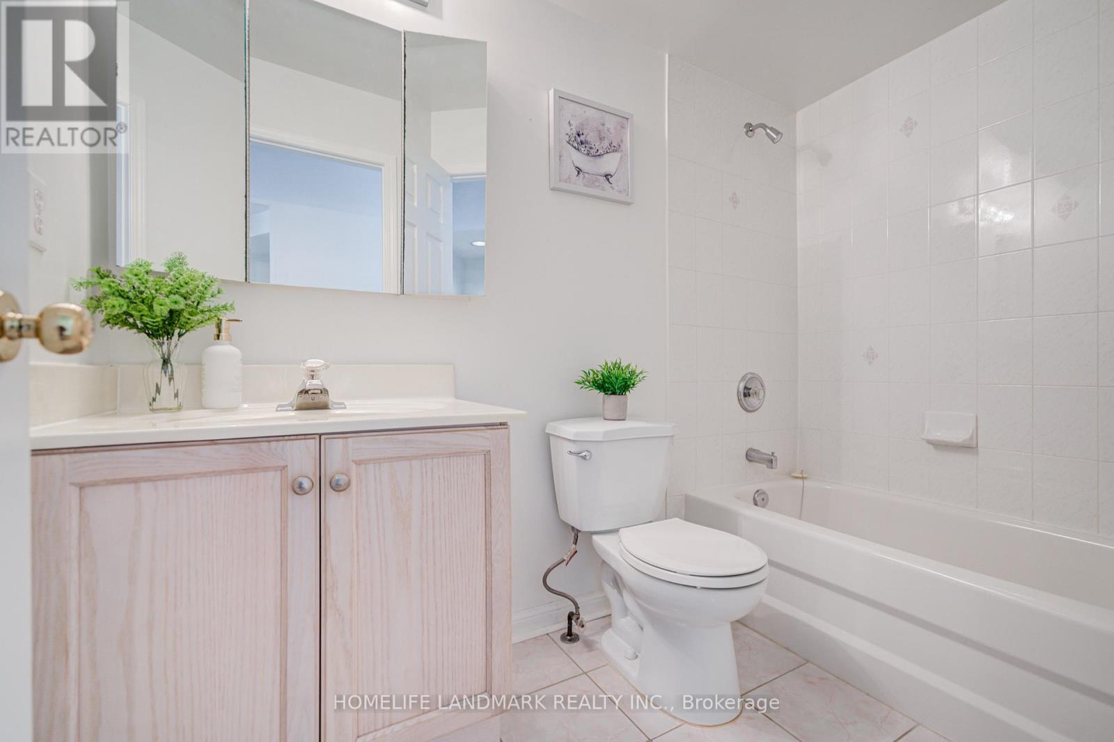 6 - 10 St Moritz Way, Markham, ON - Indoor Photo Showing Bathroom