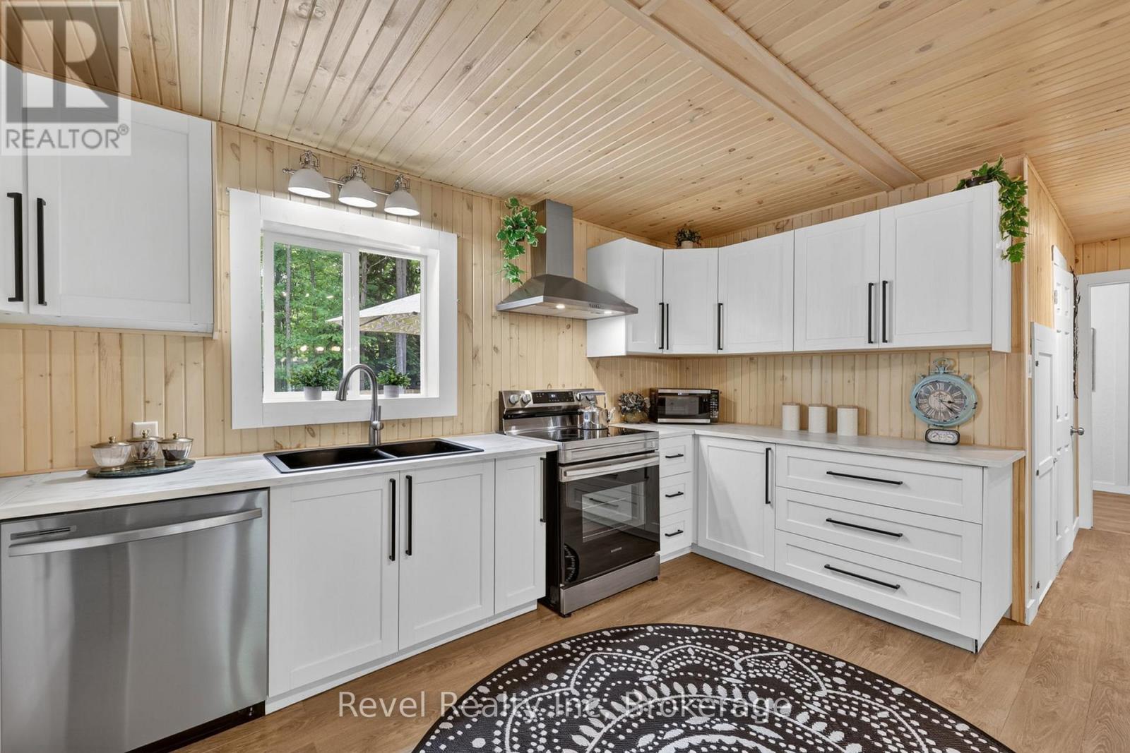 49 Wolfe Trail, Tiny, ON