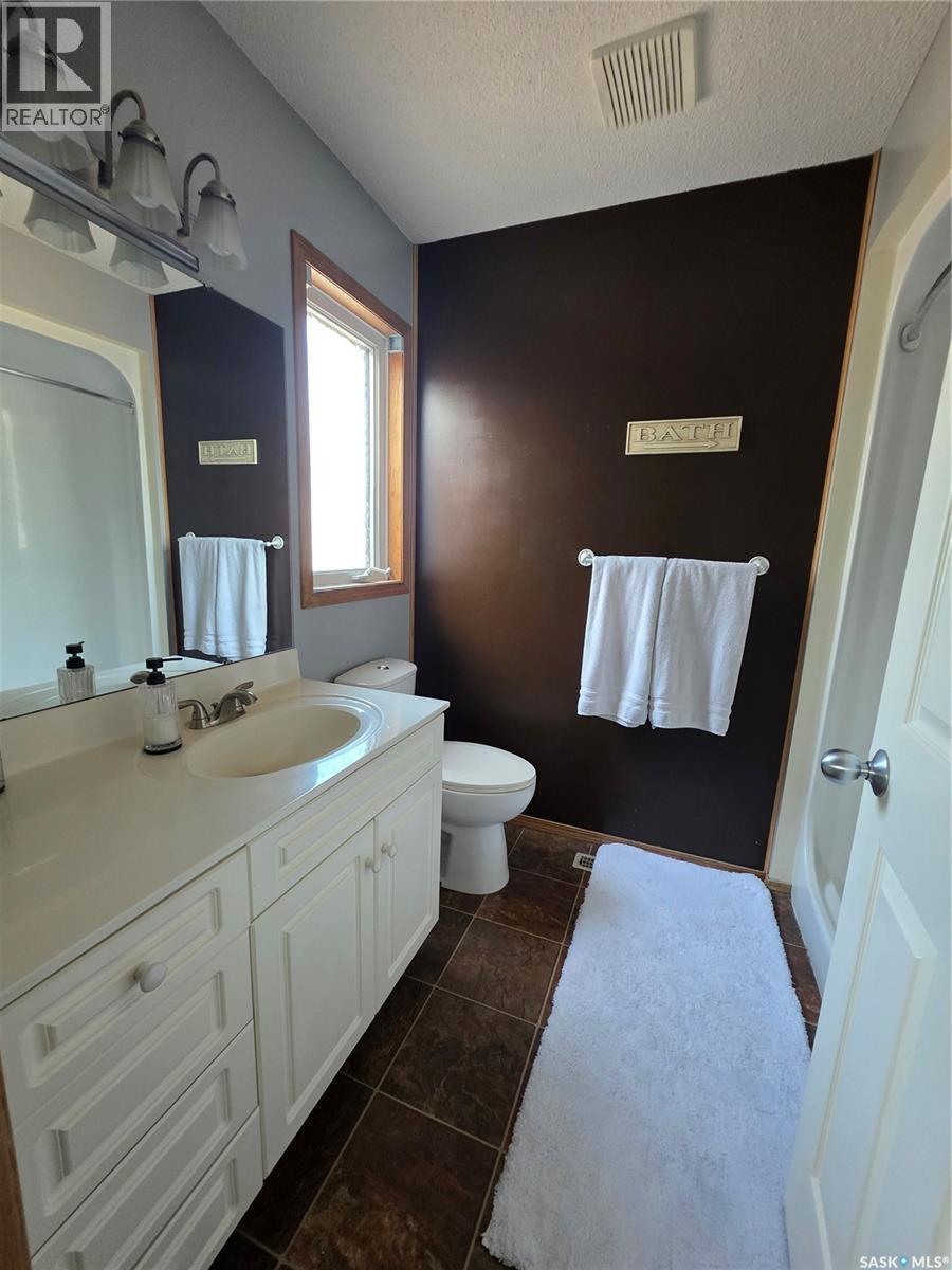 705 Sun Valley Drive, Estevan, SK