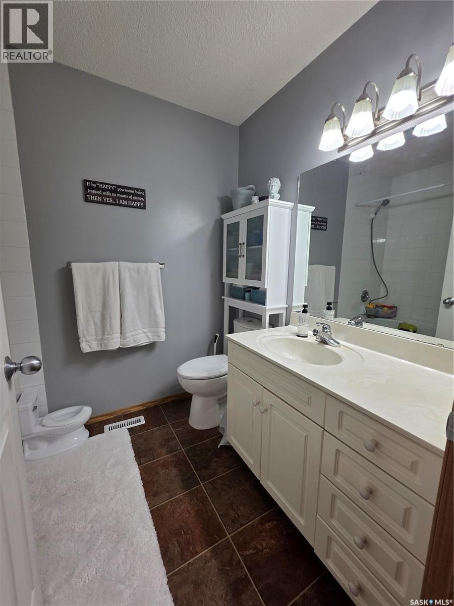 705 Sun Valley Drive, Estevan, SK