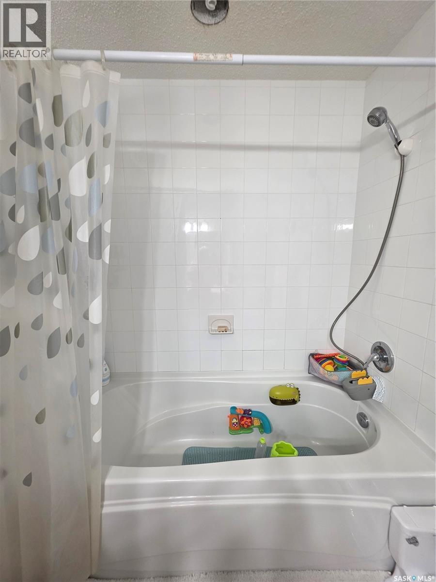 705 Sun Valley Drive, Estevan, SK