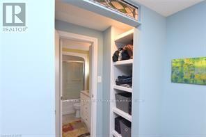 Walk in Closet - 3200 Greenbough Crescent, Burlington, ON