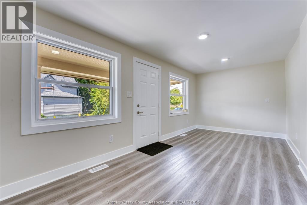 88 Lorne, Chatham, ON