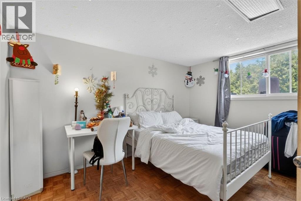 128 Hadeland Avenue, Hamilton, ON