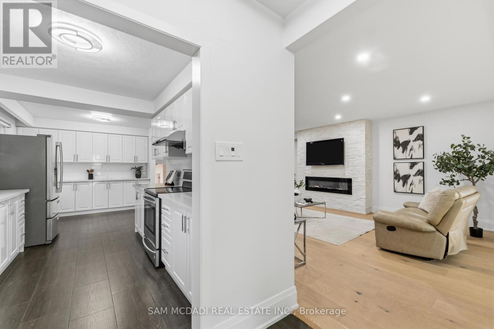 63 Maplewood Road, Mississauga, ON