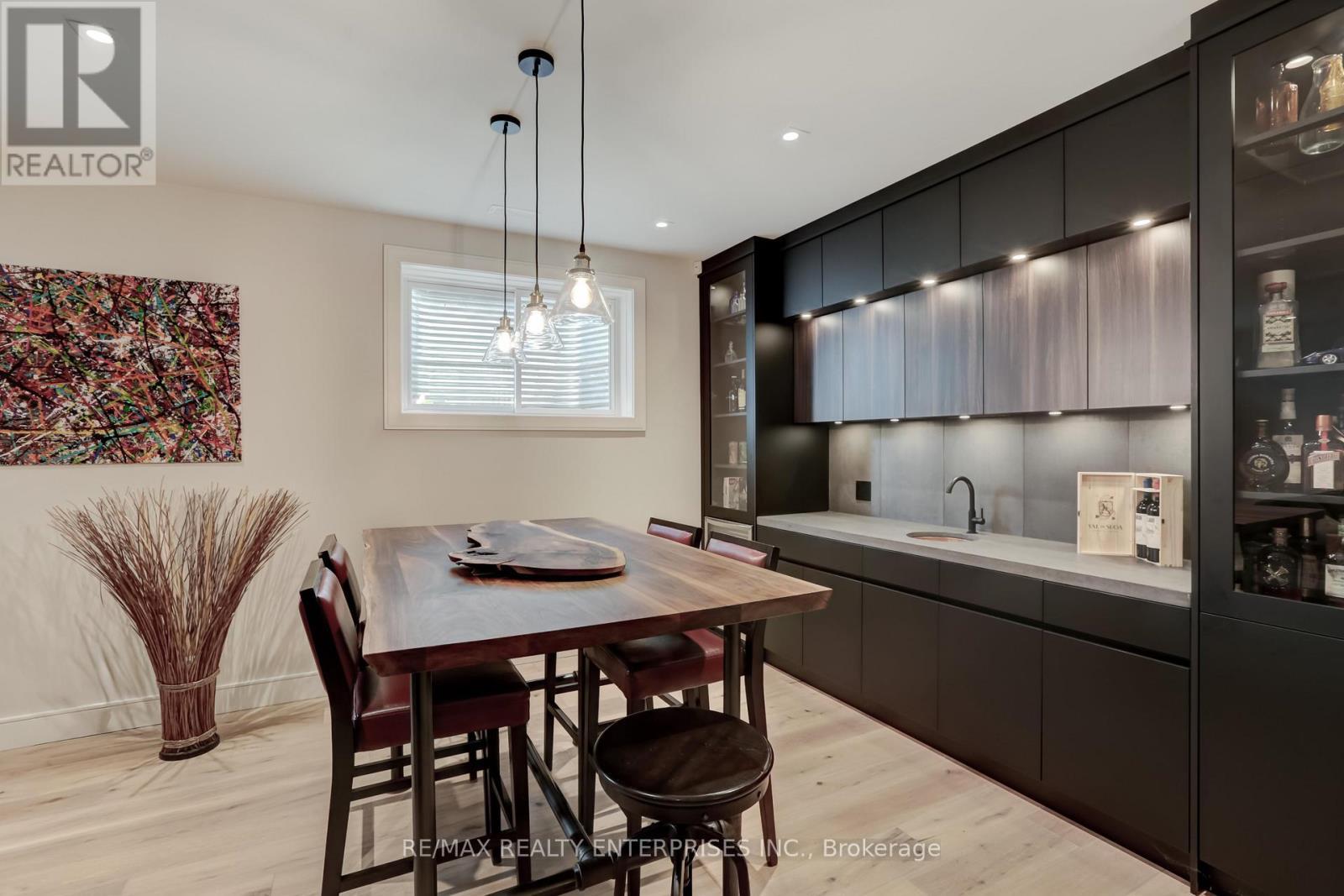 37 Oakwood Avenue N, Mississauga, ON