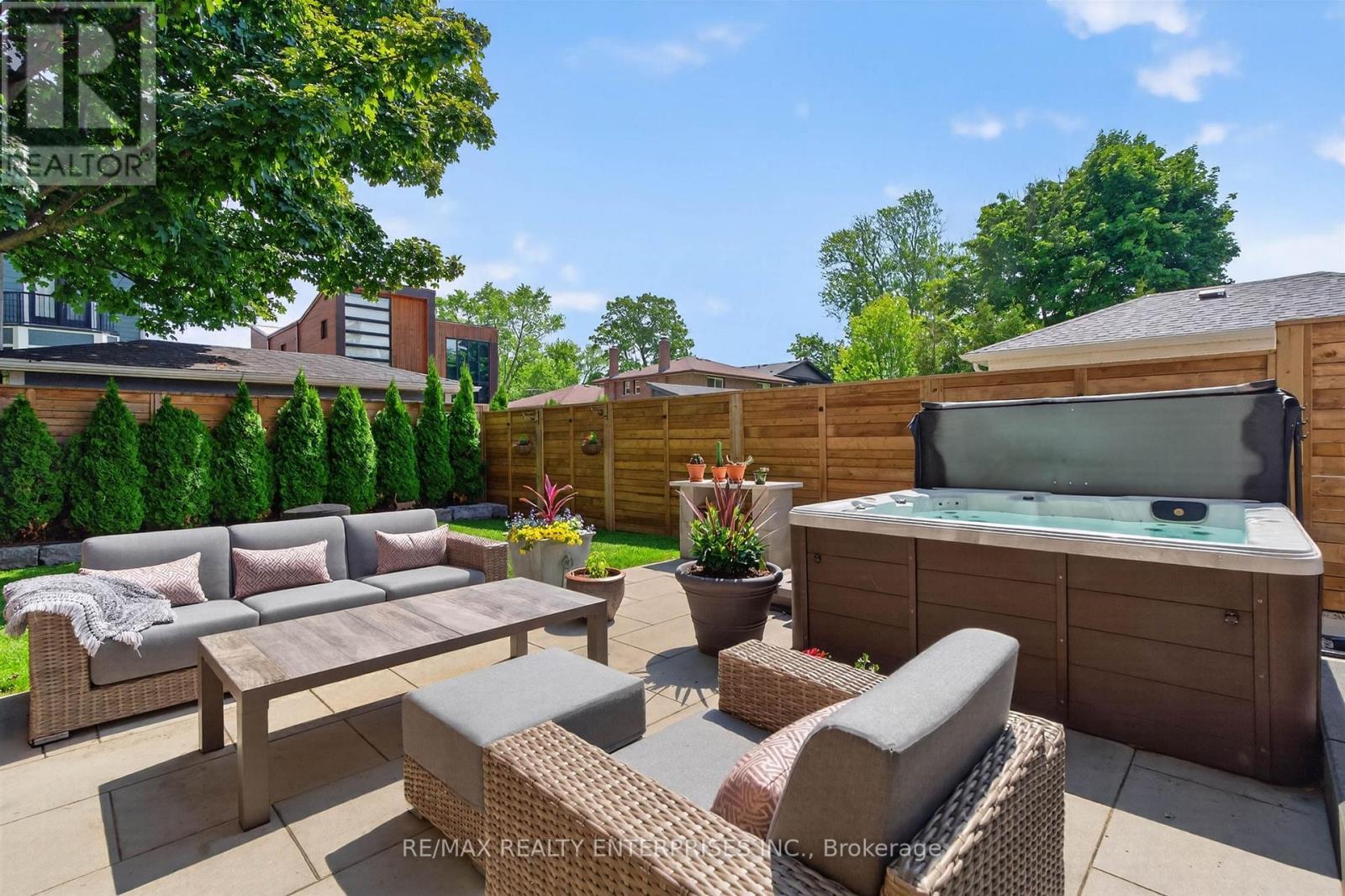 37 Oakwood Avenue N, Mississauga, ON