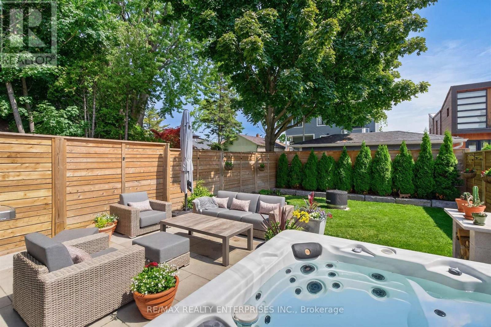 37 Oakwood Avenue N, Mississauga, ON