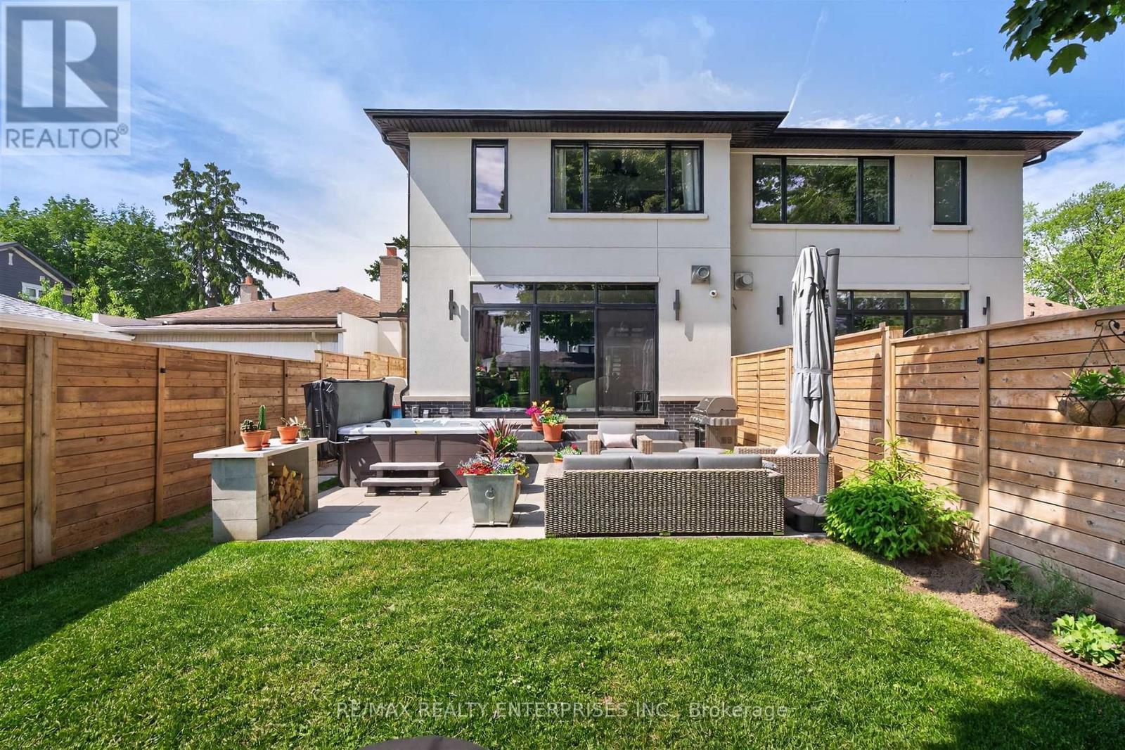 37 Oakwood Avenue N, Mississauga, ON