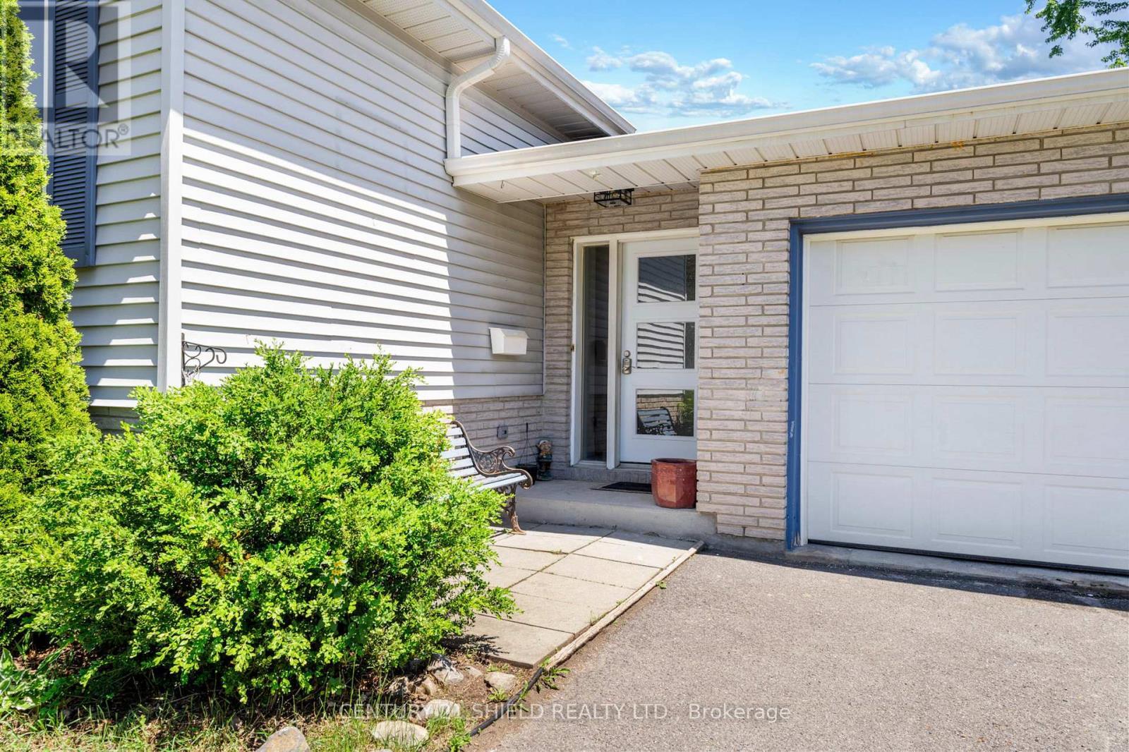 736 Champlain Drive, Cornwall, ON