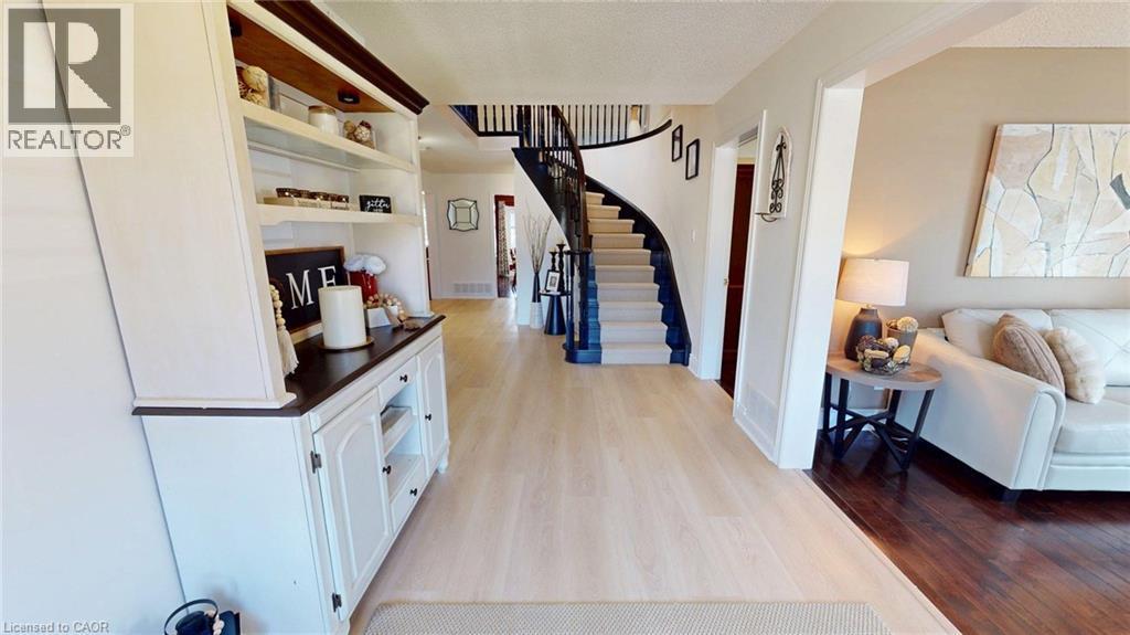 39 Falcon Court, Cambridge, ON
