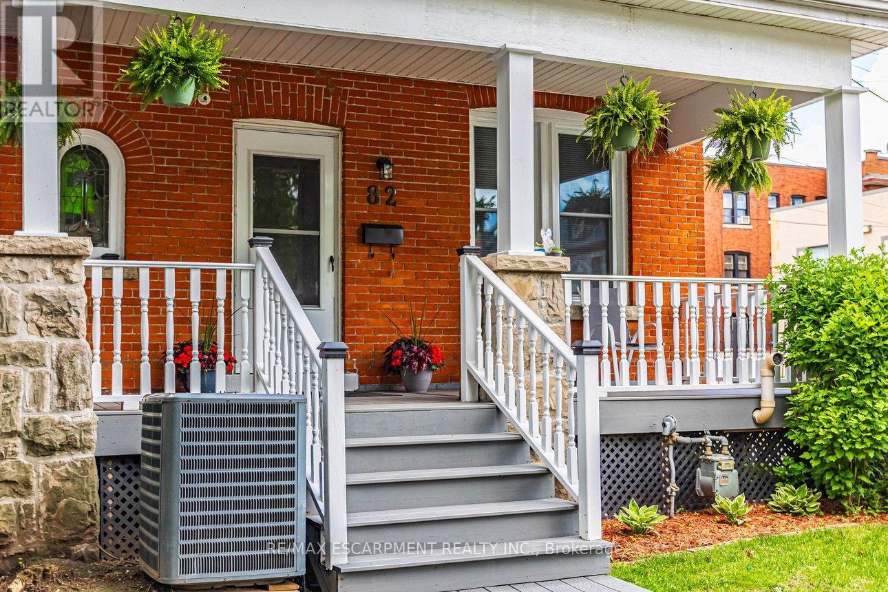 Front - 82 Burris Street, Hamilton, ON