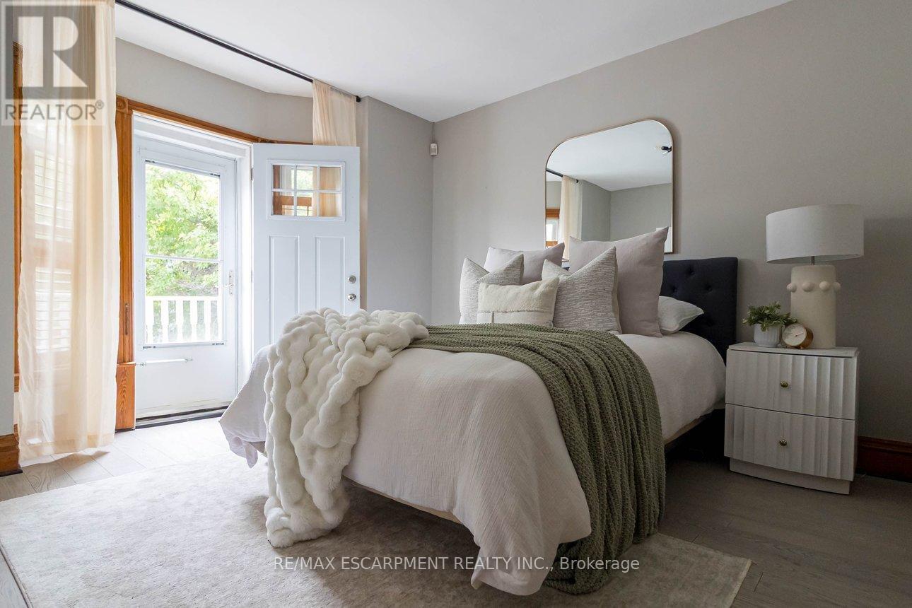 Bedroom - 82 Burris Street, Hamilton, ON