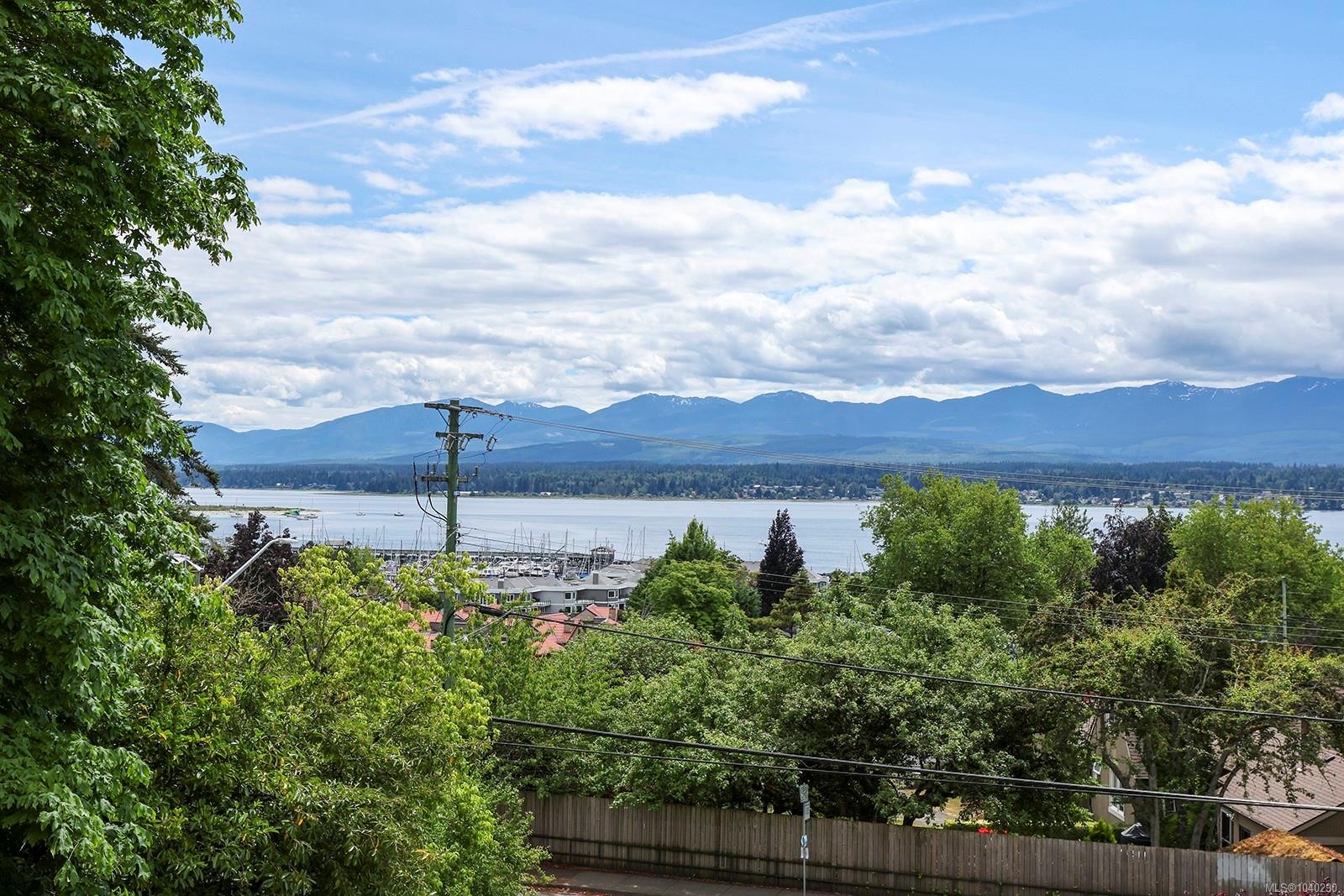 #304-1860 Comox Ave, Comox, BC
