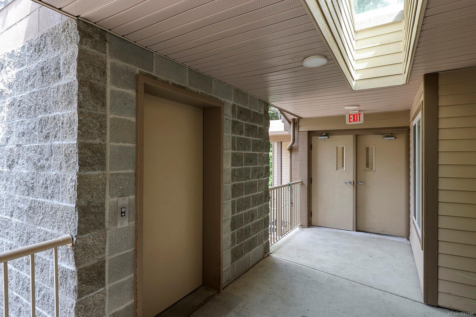 #304-1860 Comox Ave, Comox, BC