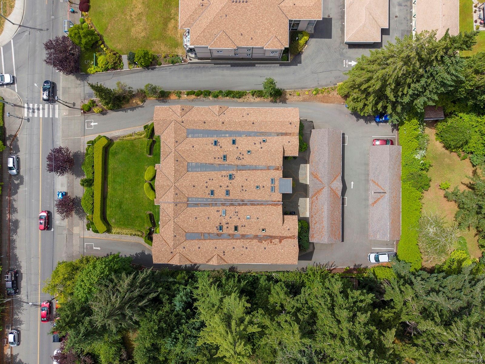 #304-1860 Comox Ave, Comox, BC