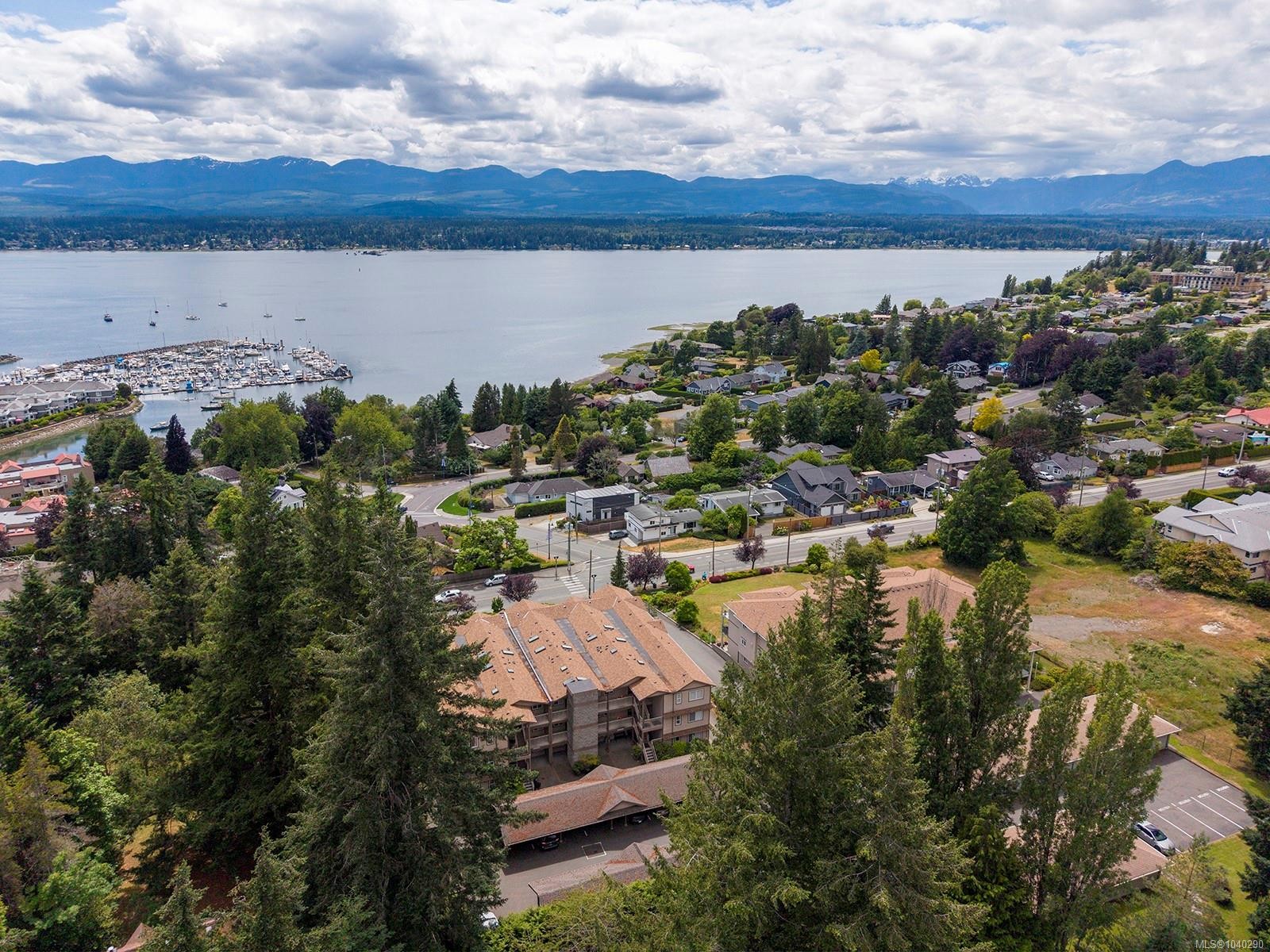#304-1860 Comox Ave, Comox, BC