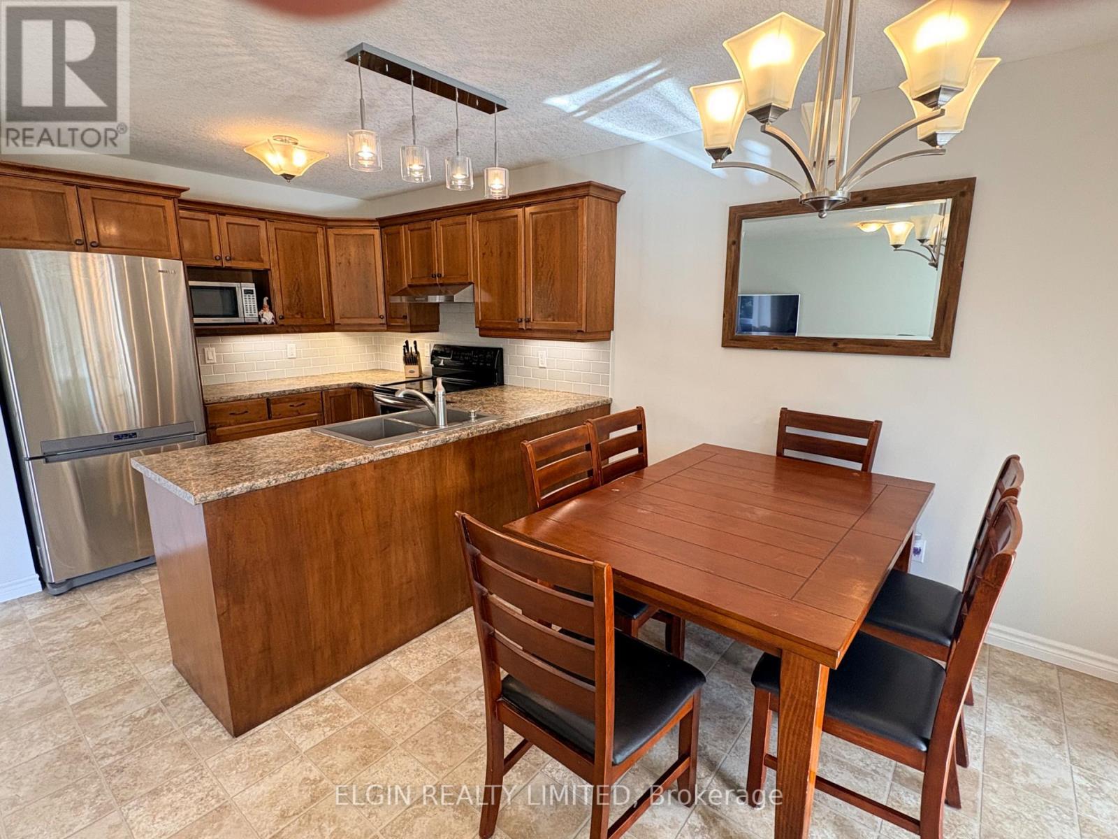 44 Peach Tree Boulevard, St. Thomas, ON