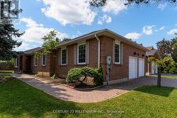 1572 CARTIER COURT Mississauga, ON L5M 4B3