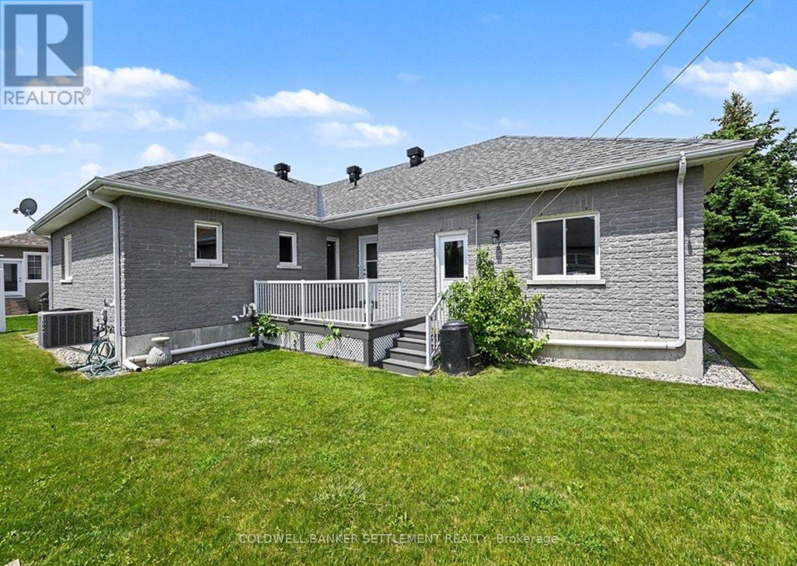 112 Mac Campbell Drive, Perth, ON