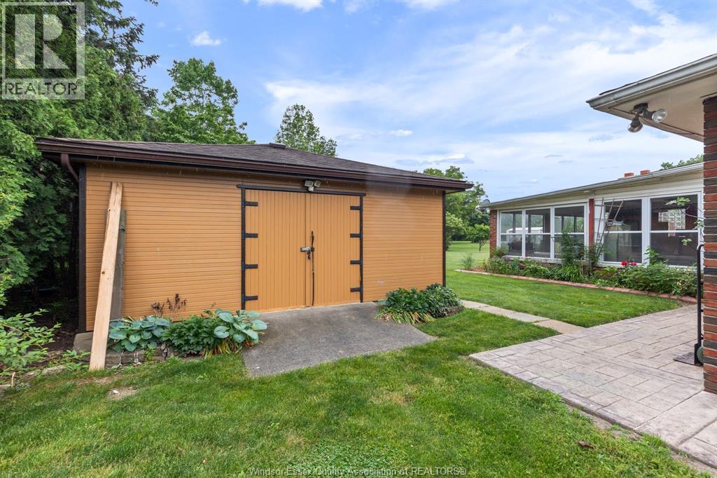3325 Baseline Road, Windsor, ON
