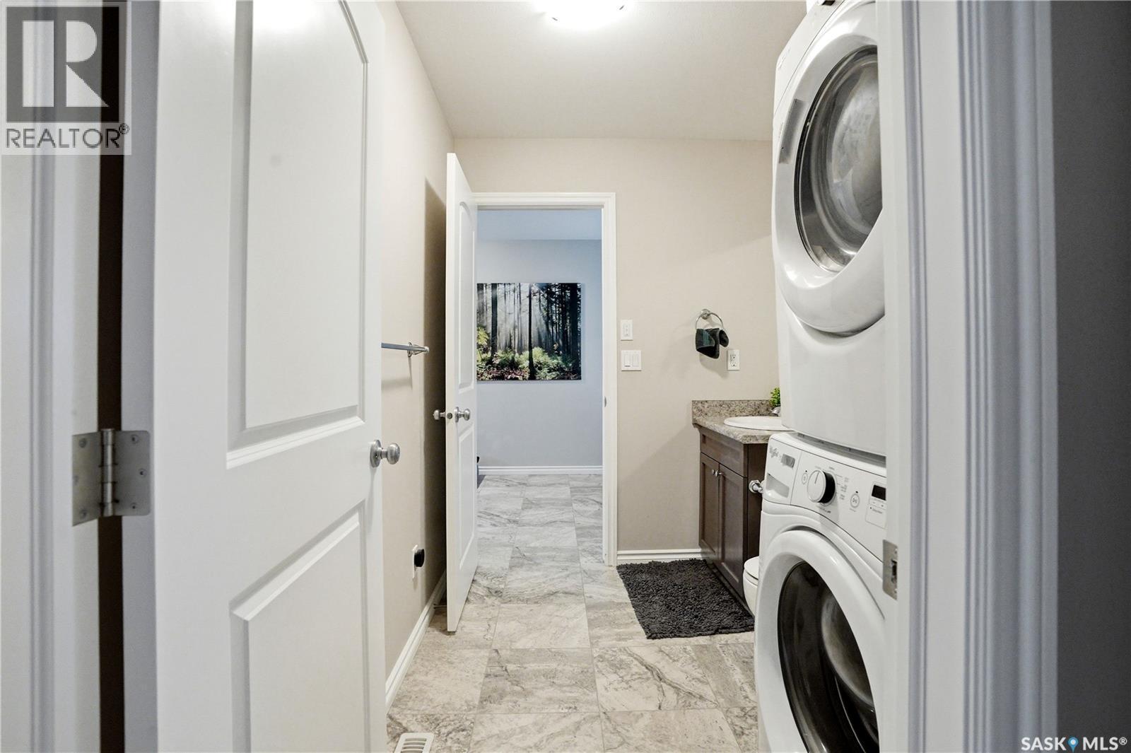 302 Dickson Crescent, Saskatoon, SK