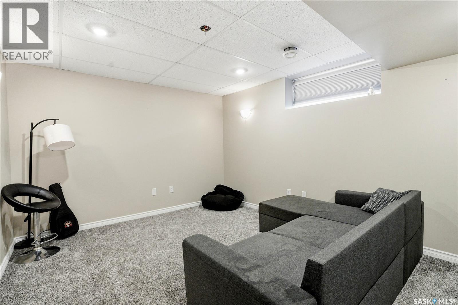 302 Dickson Crescent, Saskatoon, SK
