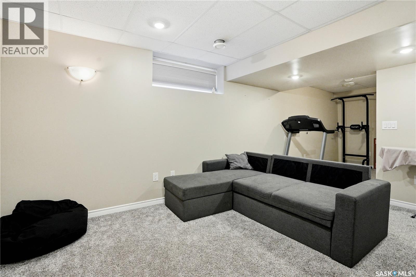 302 Dickson Crescent, Saskatoon, SK