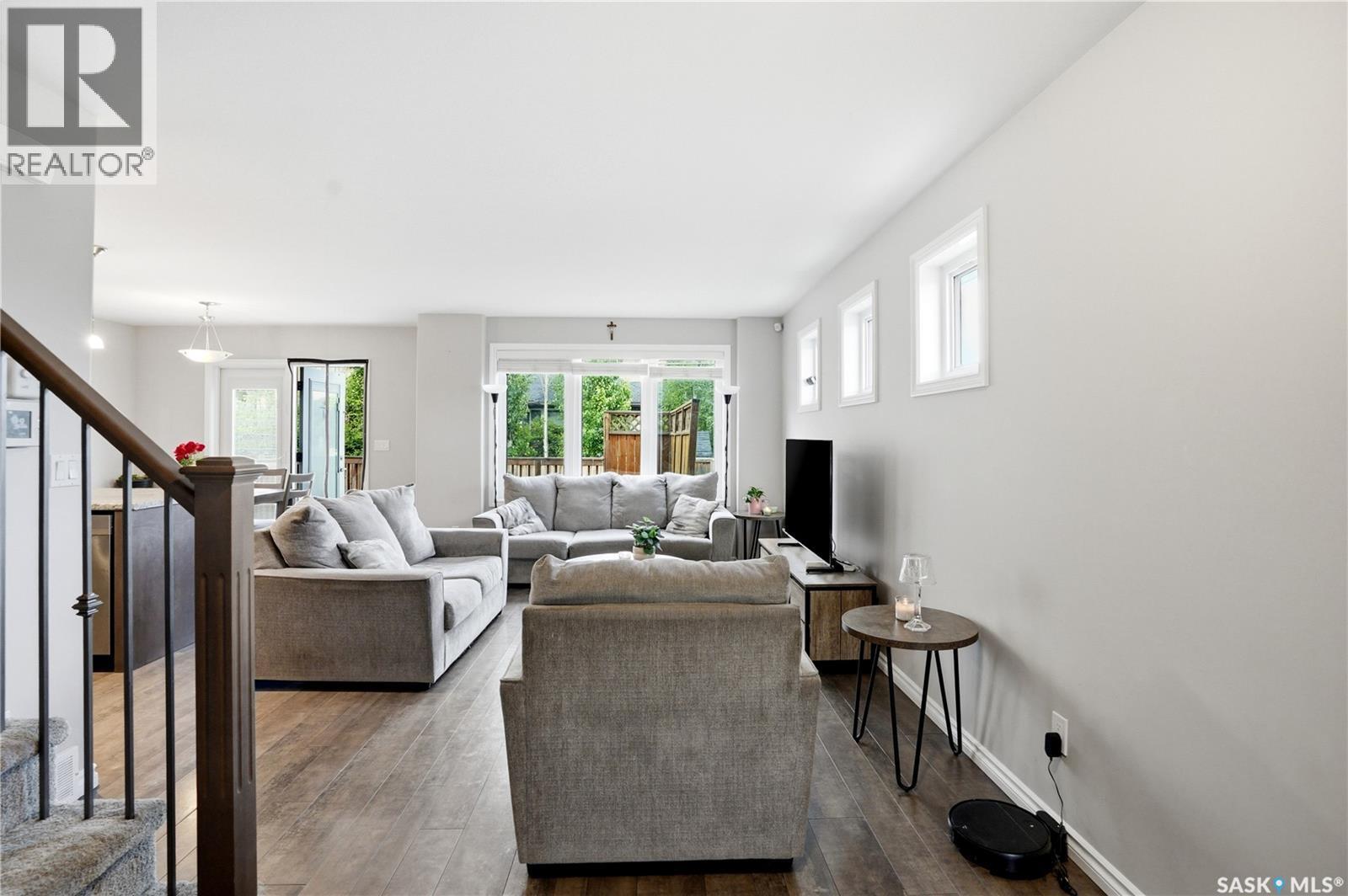 302 Dickson Crescent, Saskatoon, SK