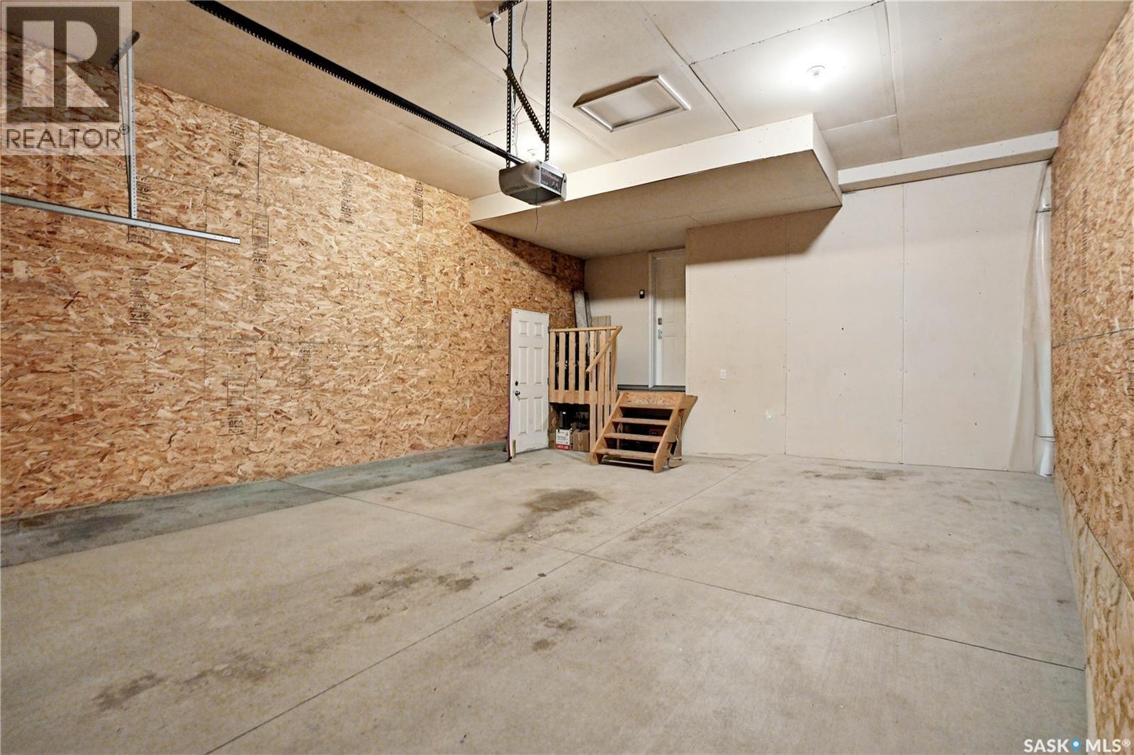 302 Dickson Crescent, Saskatoon, SK