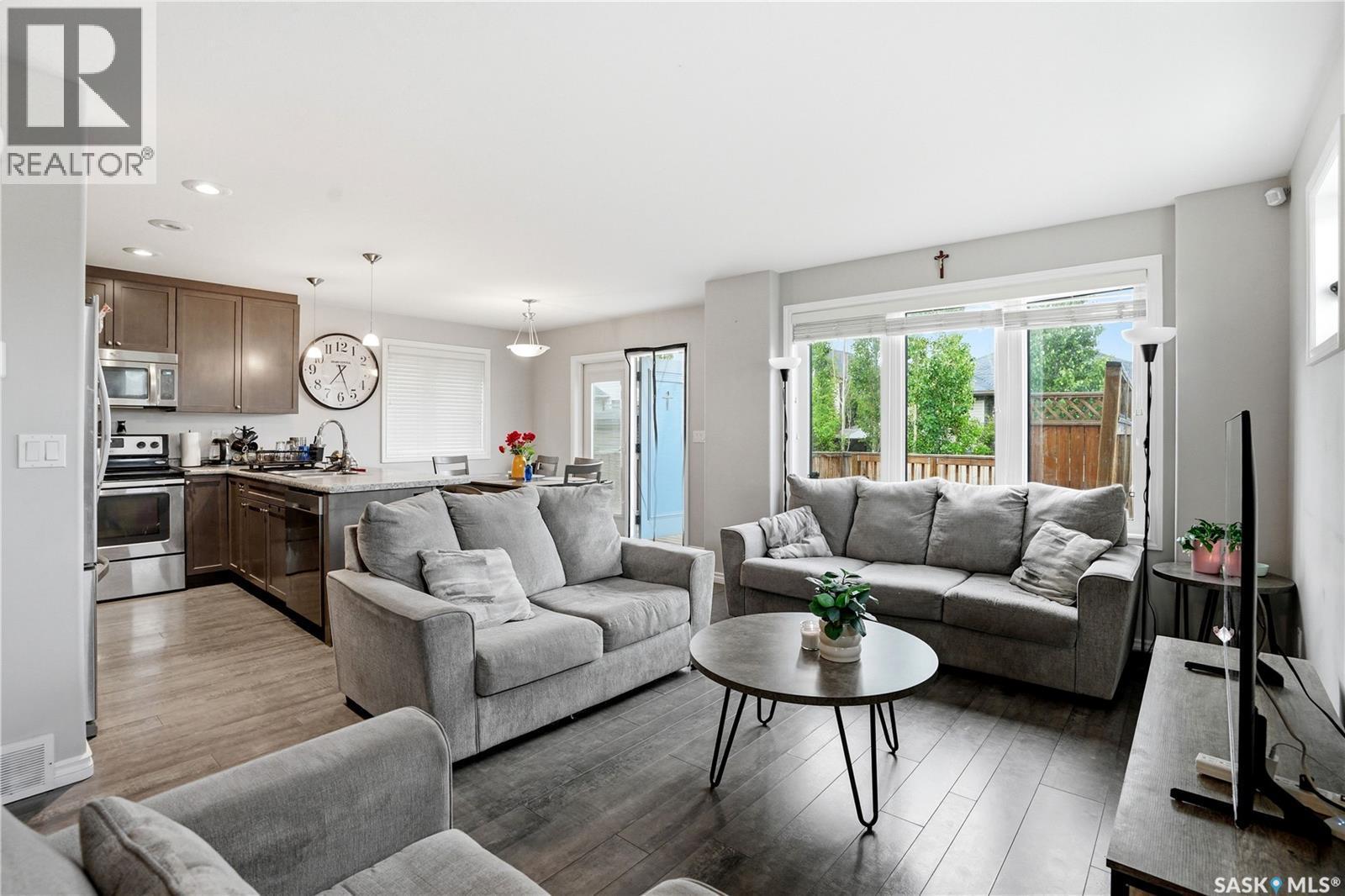 302 Dickson Crescent, Saskatoon, SK