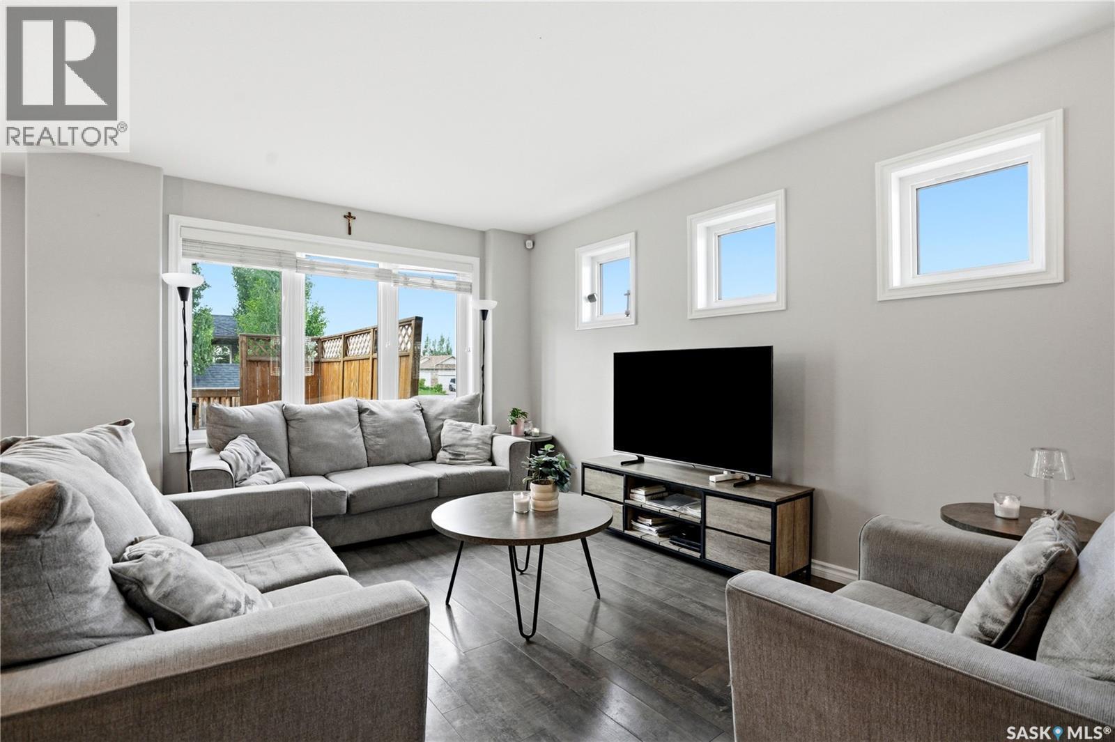 302 Dickson Crescent, Saskatoon, SK