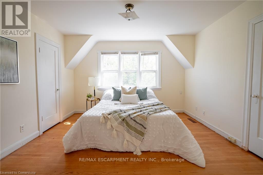 136 Glen Road, Hamilton, ON