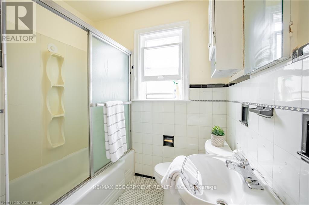 136 Glen Road, Hamilton, ON
