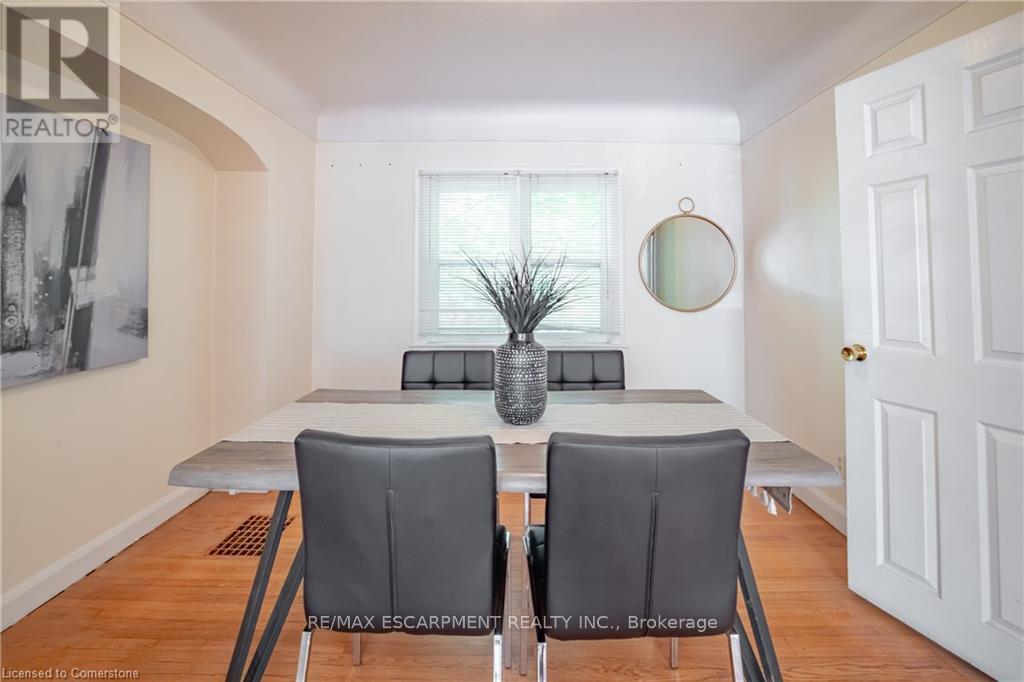 136 Glen Road, Hamilton, ON