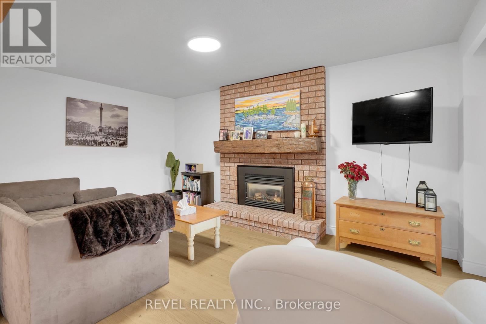 53 Oakridge Drive, Barrie, ON
