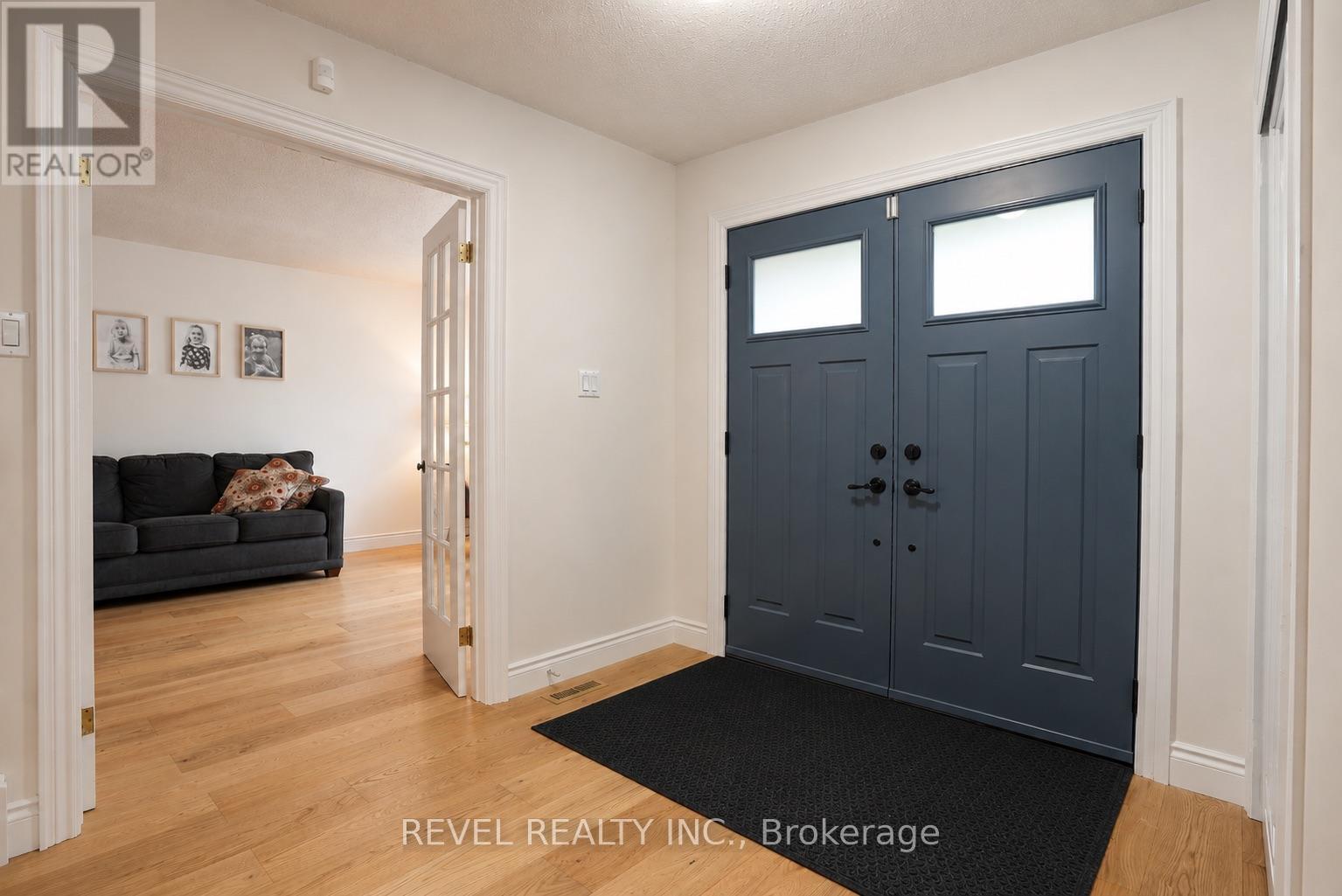 53 Oakridge Drive, Barrie, ON