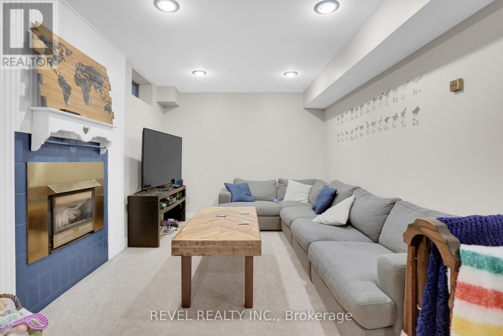 53 Oakridge Drive, Barrie, ON