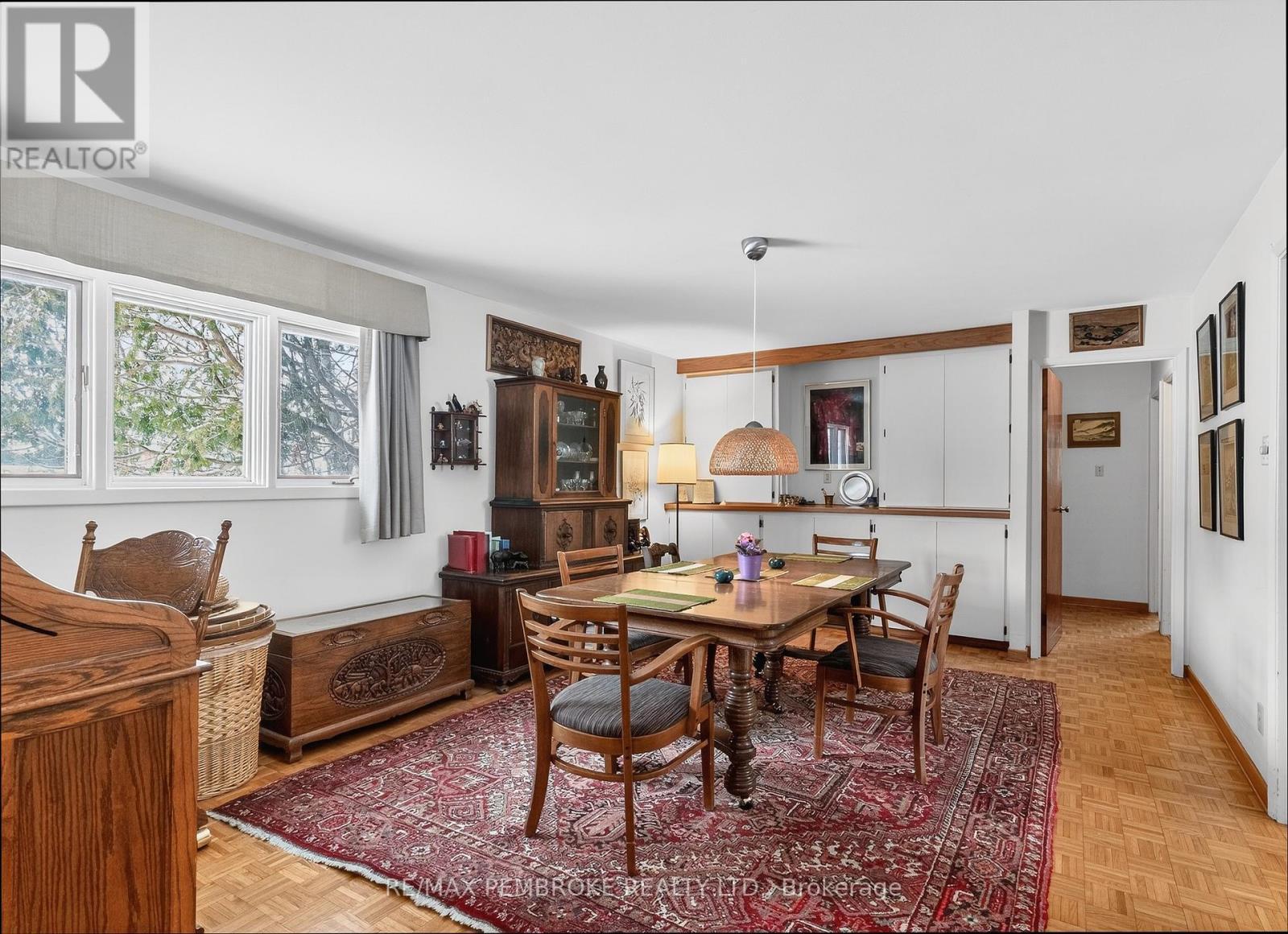 98 Glendale Avenue, Deep River, ON