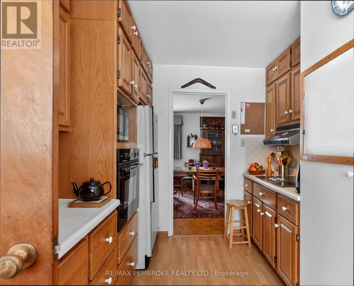 98 Glendale Avenue, Deep River, ON
