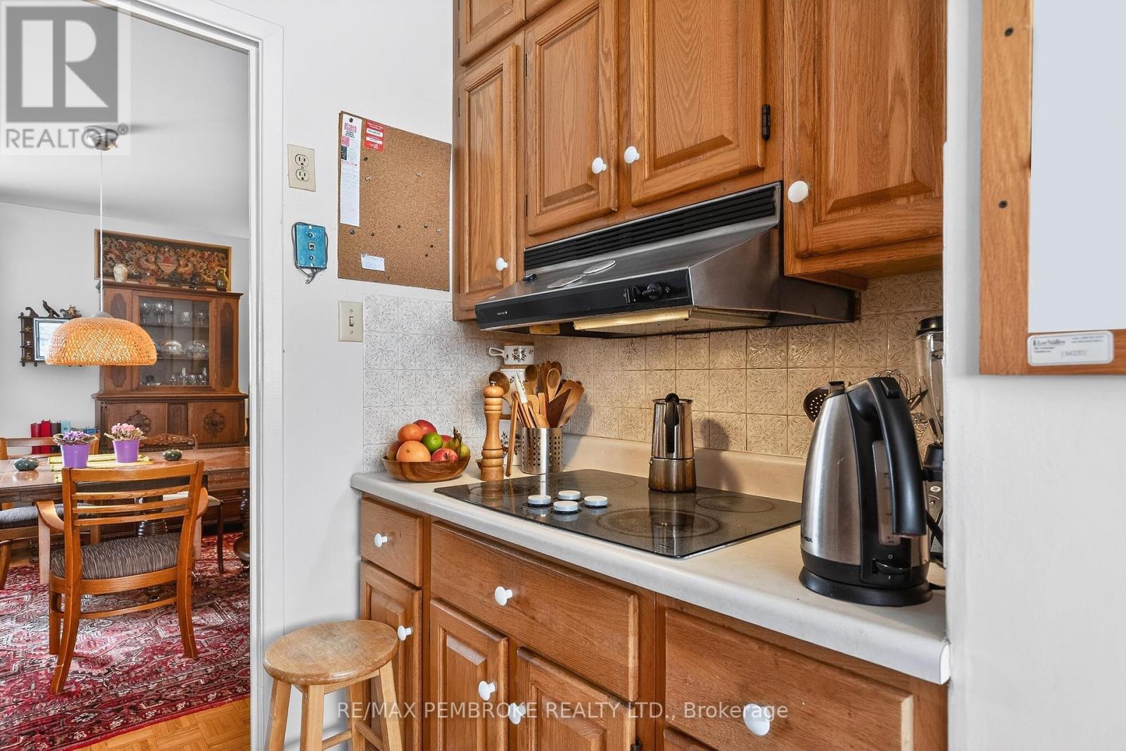 98 Glendale Avenue, Deep River, ON