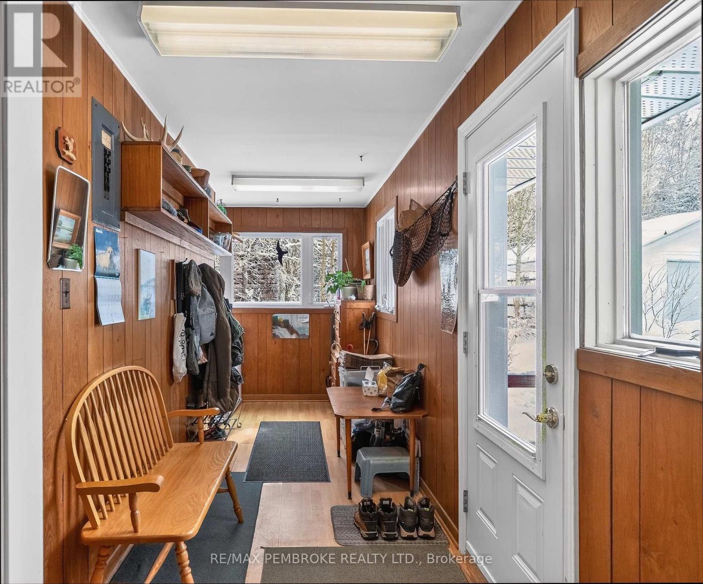 98 Glendale Avenue, Deep River, ON